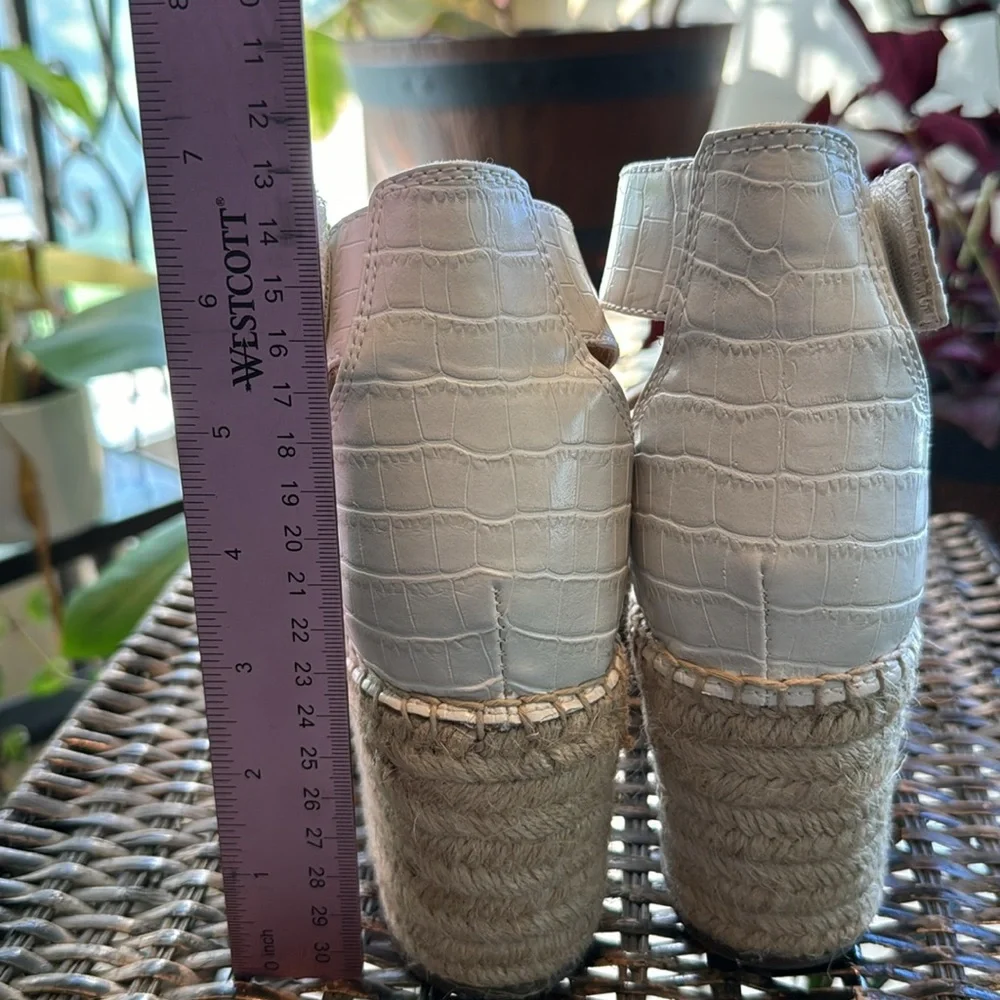 FRANCO SARTO Carlotta white animal print espadrille wedge sandal women’s size 10